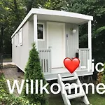 Stilvoller Bauwagen In Berlin-Koepenick