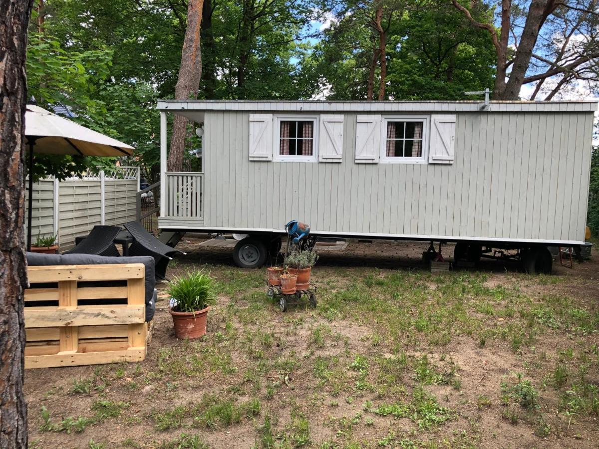 Camping Stilvoller Bauwagen In Berlin-kopenick *
